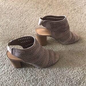 LAUREN CONRAD WOMENS SHOES